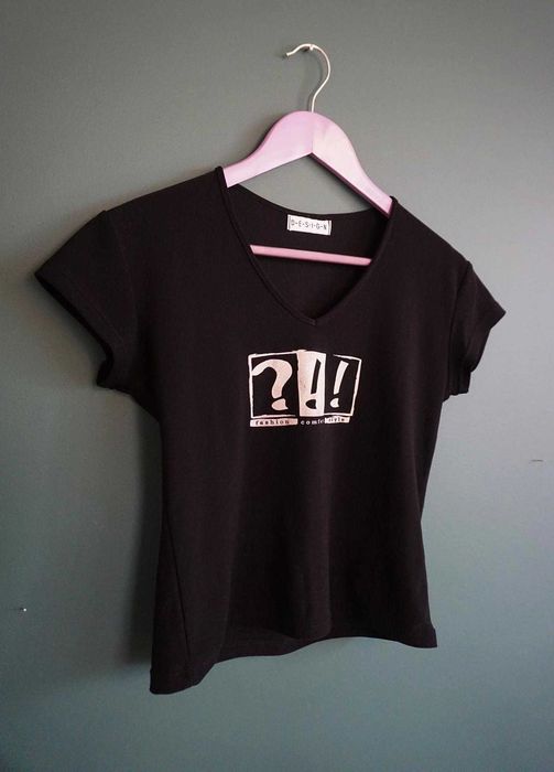 T-shirt czarny M 38 z dekoltem dekolt nadrukiem nadruk koszulka top