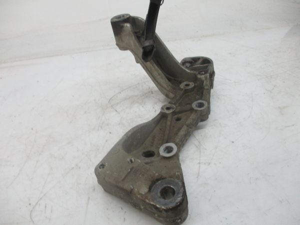 Braço de suspensão frente esquerdo VOLKSWAGEN Touran (1T)