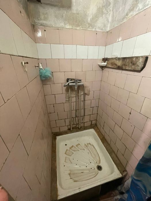 Кімната в гуртожитку по вулиці Нарбутівська