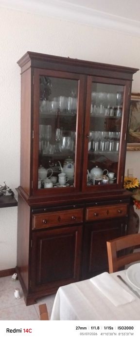 Cristaleira em ótimo estado
