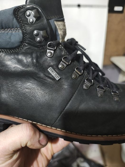 Buty skórzane Clarks na membranie Gore-Tex. Rozmiar 44.5