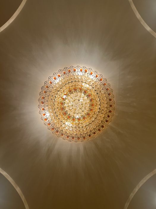 Кришталева люстра у класичному стилі