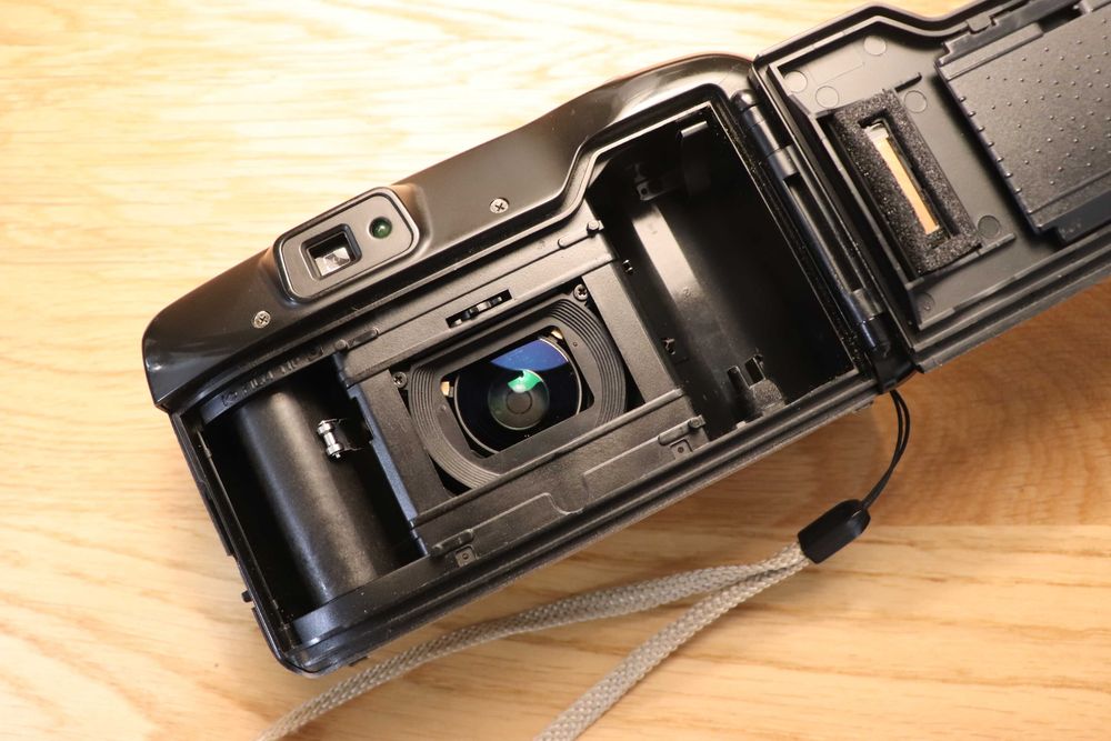 Point and Shoot Minolta Zoom 70