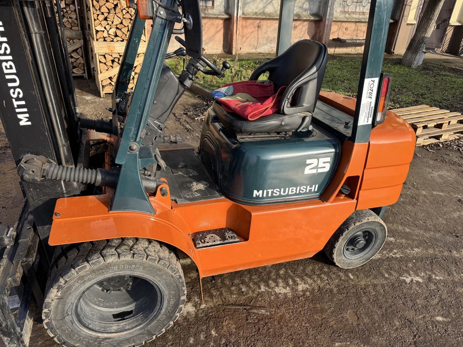 Вилочный погрузчик/навантажувач Mitsubishi 2,5 т.