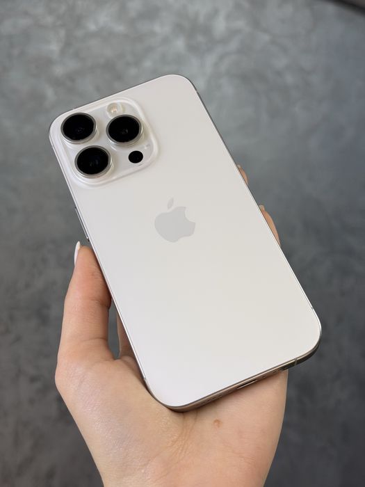 Б/у IPHONE 15Pro 256 White Titanium Neverlock Костюшка,5 igrand