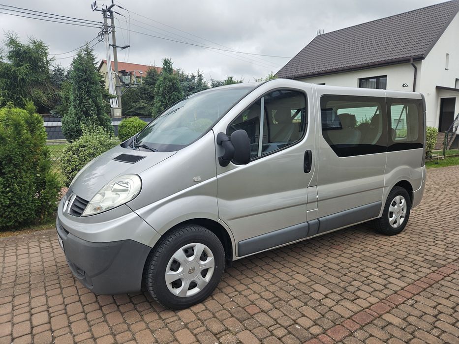 RenaultTrafic 9 osób