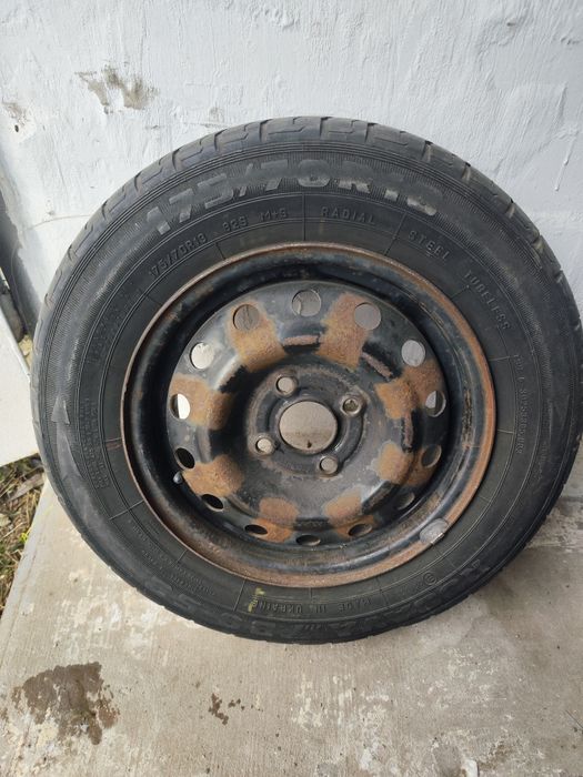 Продам резина 175/70/13 всесезон