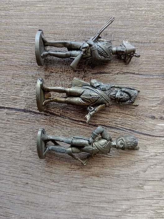 Metalowe figurki z kinder niespodzianki