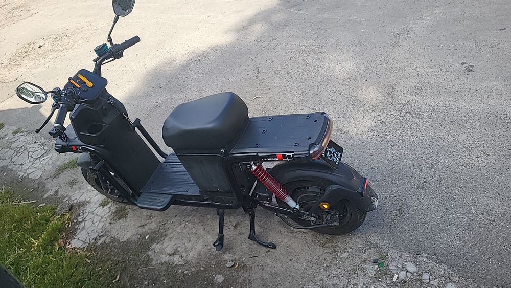 Продам електроскутер Crosser Мах 2кВт.