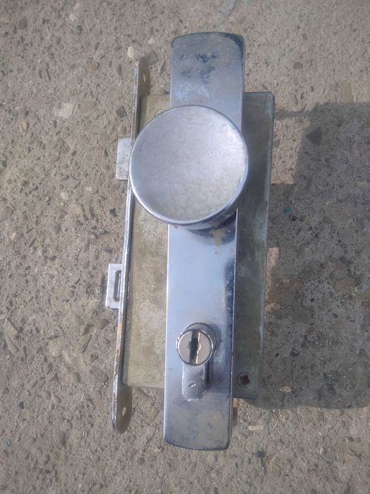 Замок механізм на двері