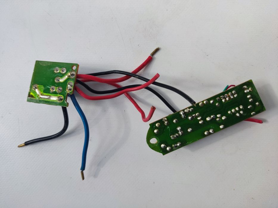 Продам плату питания на утюг Saturn.