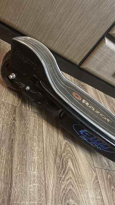 Електросамокат Razor e100 Glow