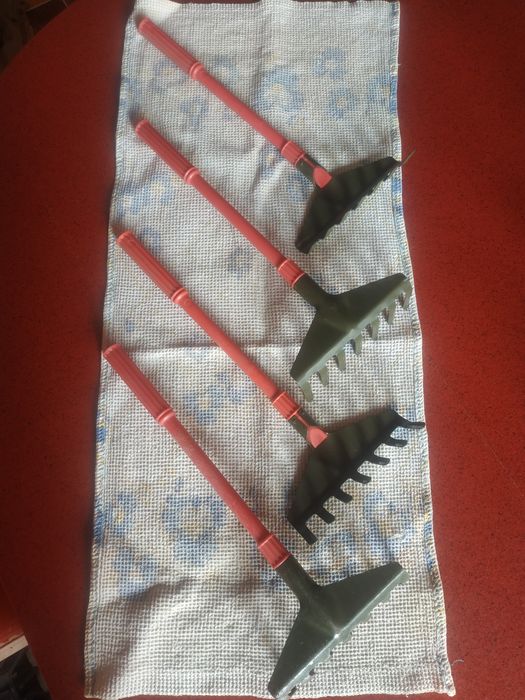 Граблі присадибні , клумбові