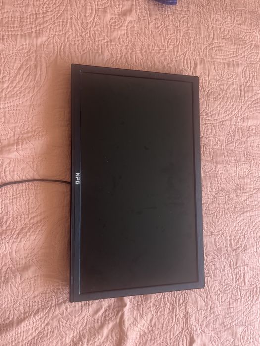 TV/Munitor NPG + cabo HDM + Cabo de internet