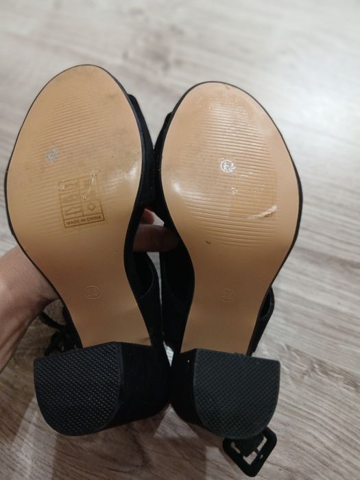 Nowe.buty na slupku r 36