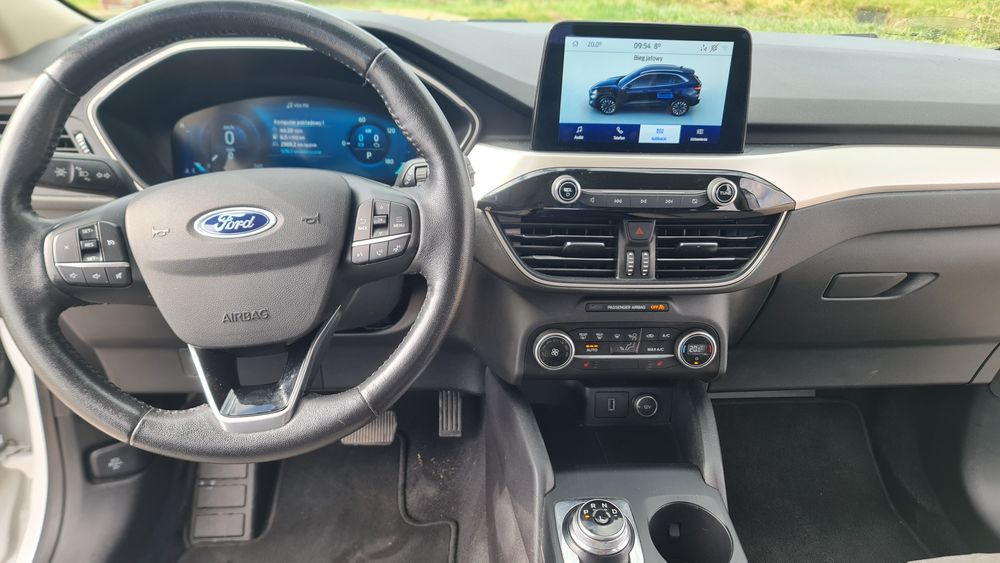 Ford Escape 2,5 hybryda z 2020 roku