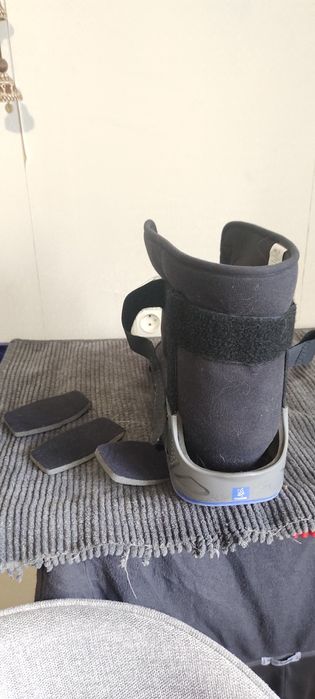 Ортез жорсткий Фіксуючий на голеностоп
(Фіксуючий)
На голеностоп
(Фікс