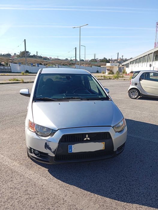 MITSUBISHI COLT (ANO 2011) Económico / Excelente Estado