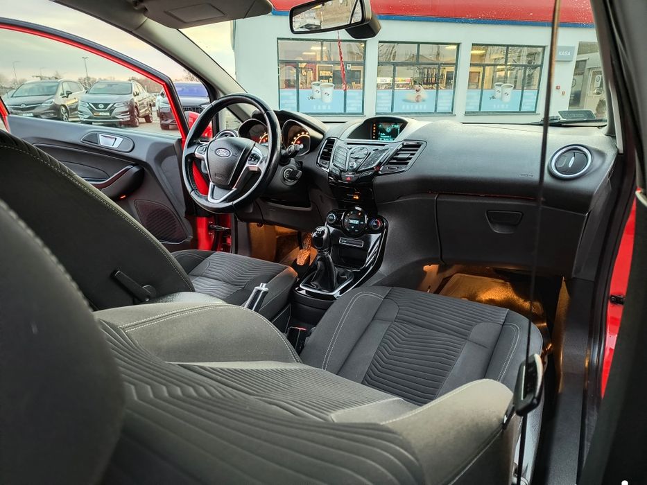 Ford Fiesta 2015r,benzyna,bardzo ładny,
