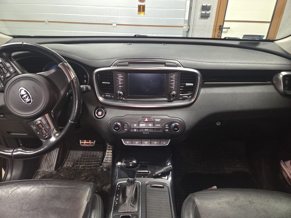 KIA SORENTO  4x4 automat ,7osobowa