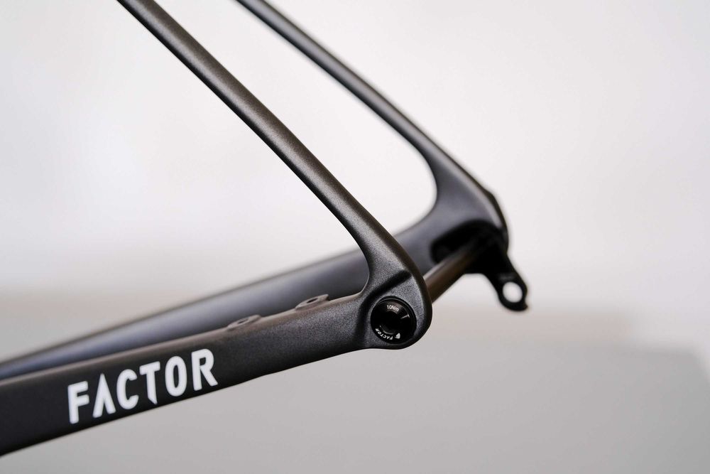 Rama FACTOR LS Disc k. Gunmetal r. 58 + Akcesoria