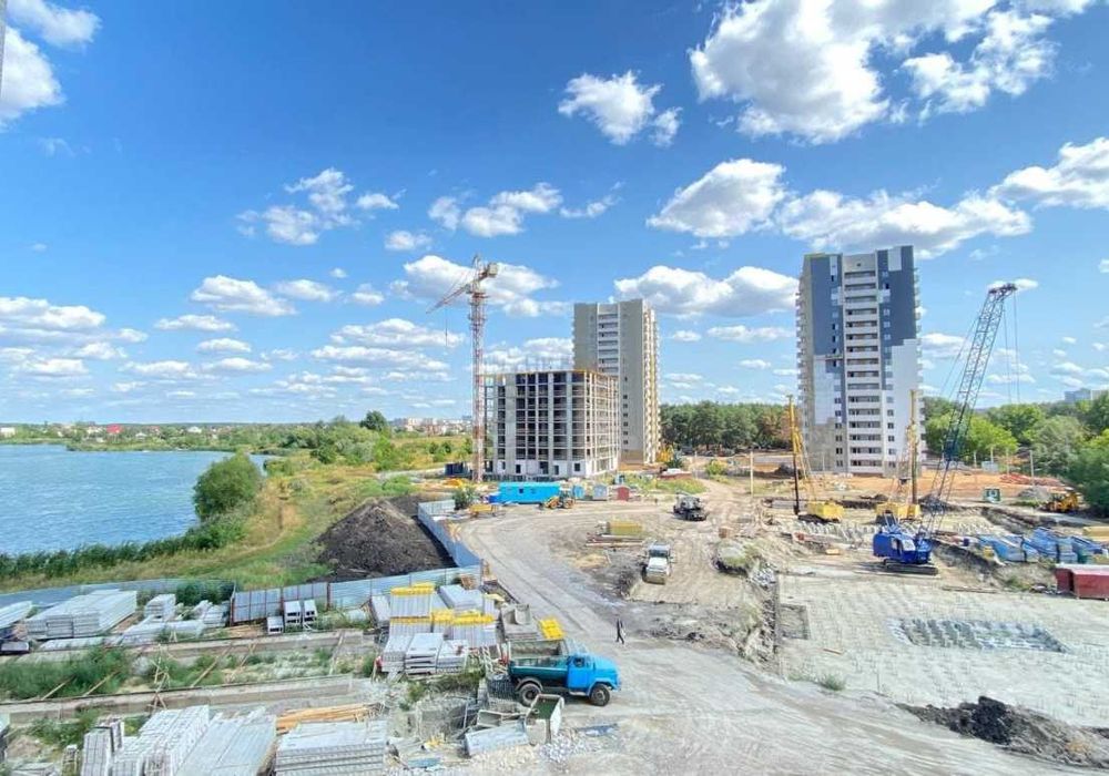 Срочно!САМАЯ НИЗКАЯ Цена!Продам просторную2комн.квартиру61м2,ЖКОазисCB