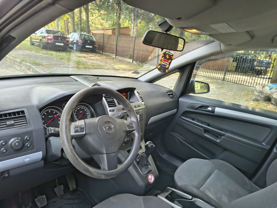 Opel Zafira LPG climatronic tempomat podgrzewane fotele 7 osób