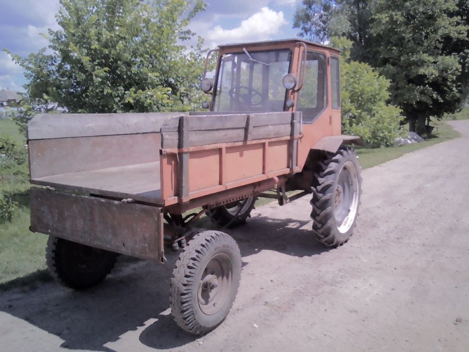 Самохідне шасі Т -16.