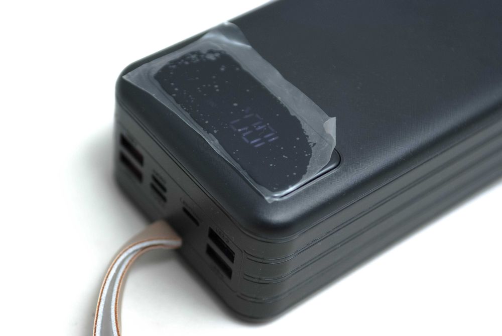 беспроводной повербанк на 10 000 мАч + проводной на 60 000 мАч