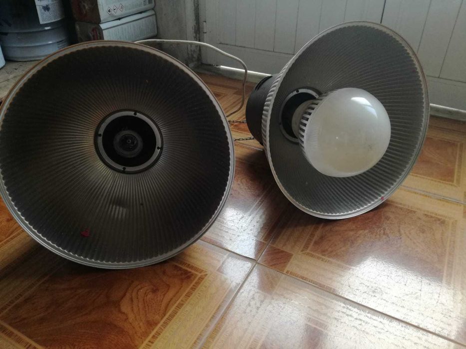 Candeeiros de Armazém