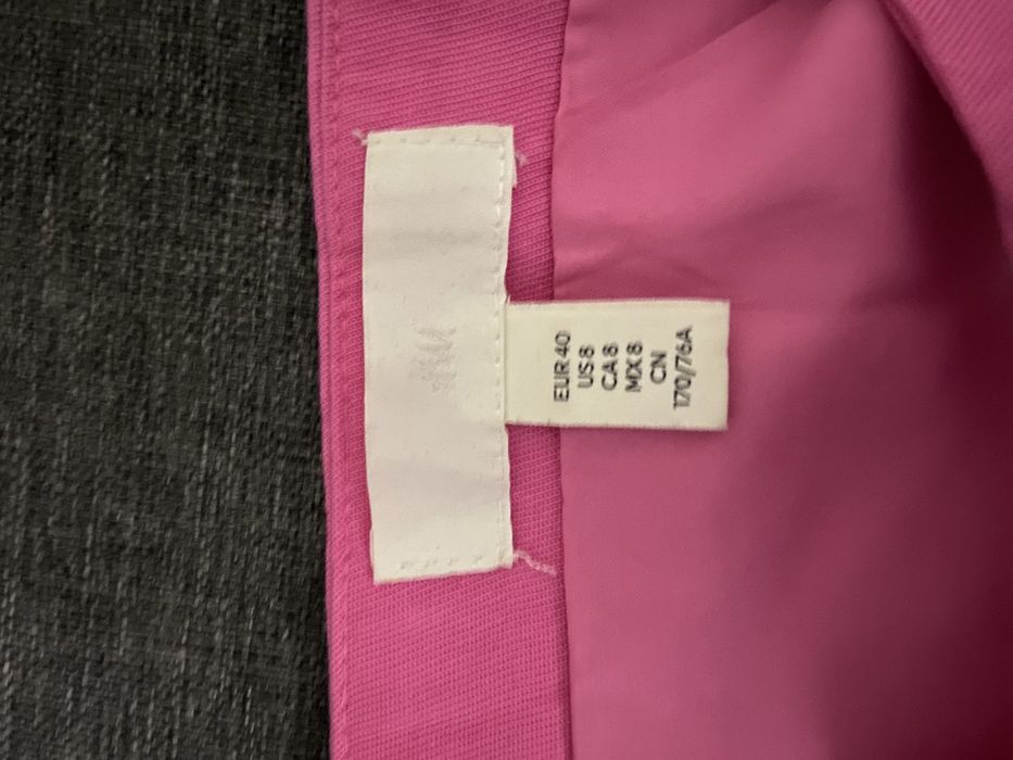 Ідеальна рожева трендова спідниця H&M