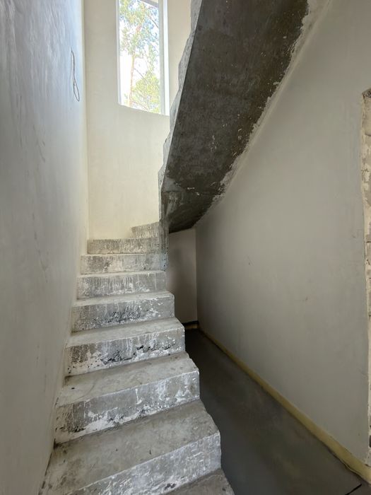 Будинок біля лісу 113 м, 59 м гараж, 4 сотки землі. Гостомель біля лісу.