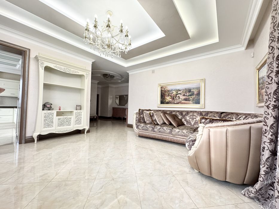 Будинок на Газовику в найпрестижнішому районі. 10 соток. В НАЯВНОСТІ!