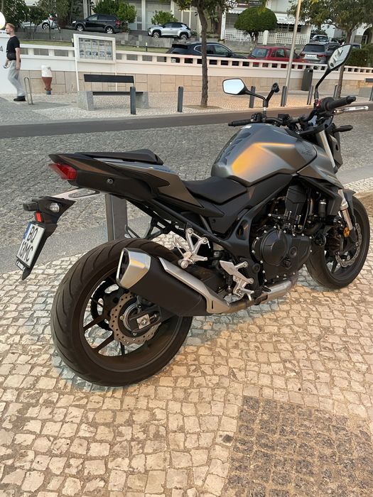 Honda Hornet 750 – 2025 | 11.000 km | Garantia