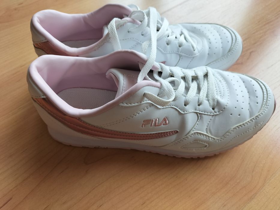 Tênis branco e rosa Fila