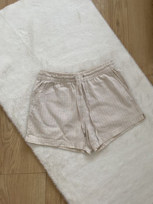 Beżowe krótkie spodenki w paseczki materiałowe S 36 H&M basic