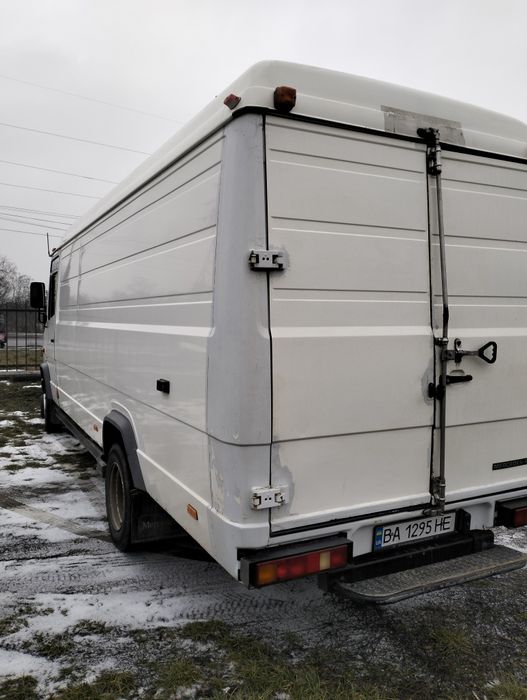 Мерседес Варіо 614.