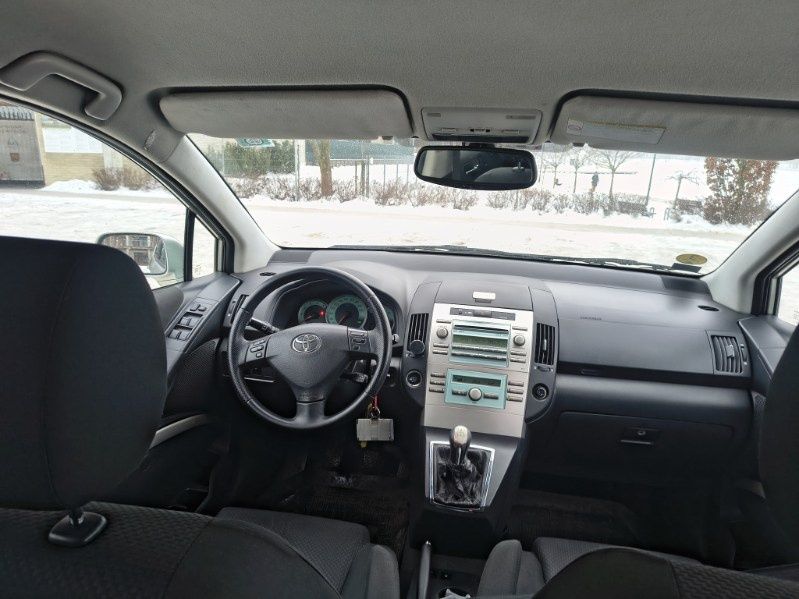 Toyota Corolla Verso Polift