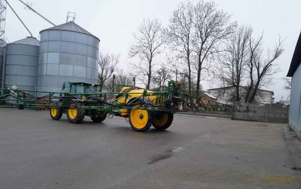 Sprzedam opryskiwacz John Deere 732