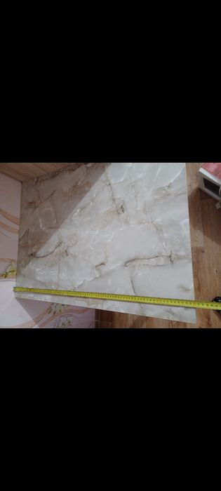 Стіл кухонний в ідеальному стані