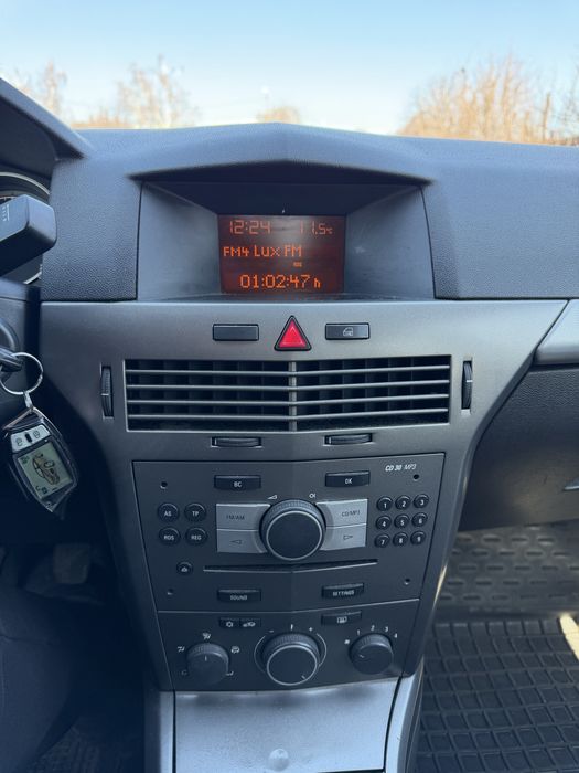 Продам Opel Astra H