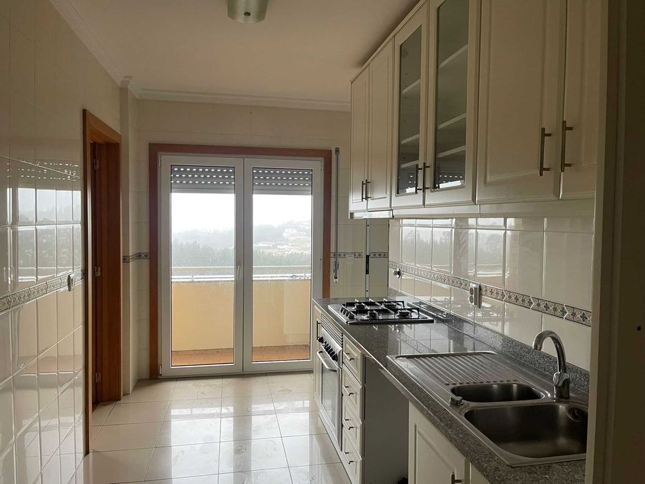 Apartamento T2 com Garagem Box em Mozelos