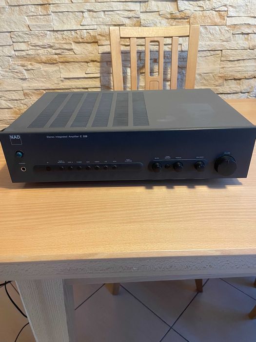 Wzmacniacz NAD C320