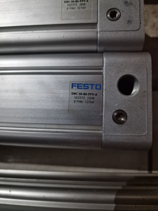 Siłowniki pneumatyczne Festo