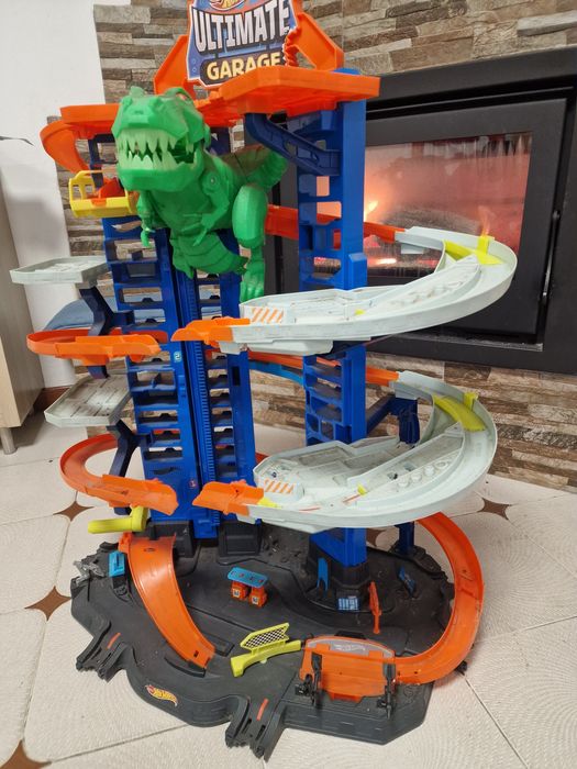 Ultimate garage hotwheels