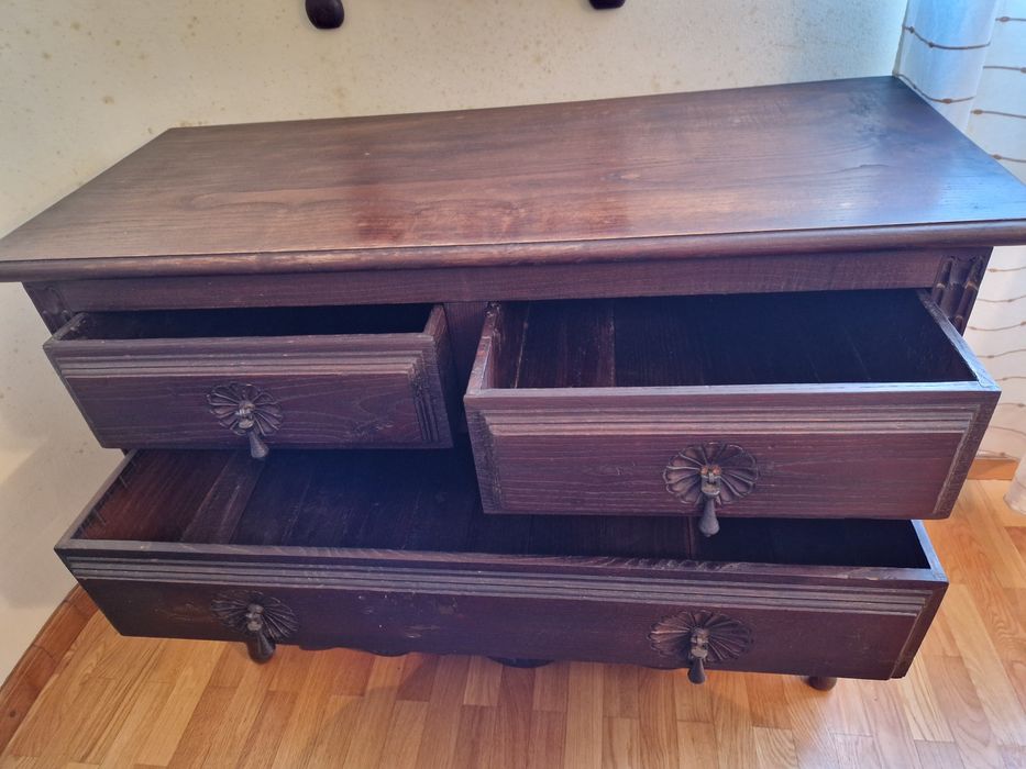 Cómoda de quarto em madeira