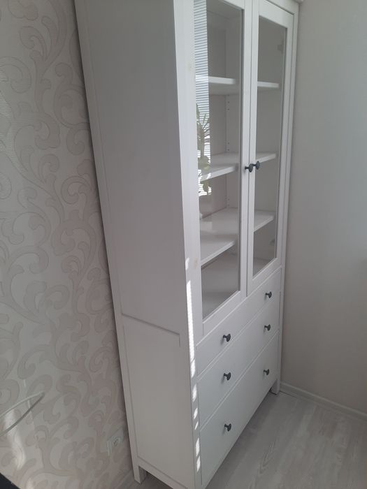 Продам книжкову шафу, сервант, креденс ikea hemnes