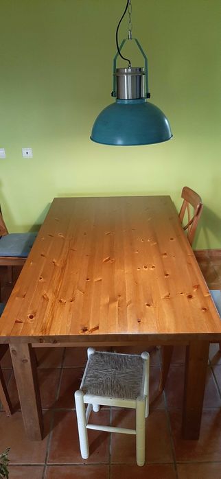 Mesa de refeição em madeira (cor cerejeira)