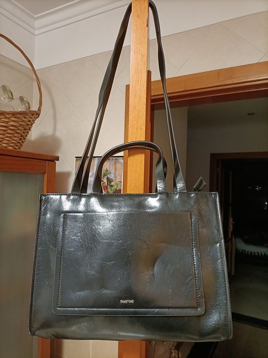 Mala Parfois, tamanho médio em preto