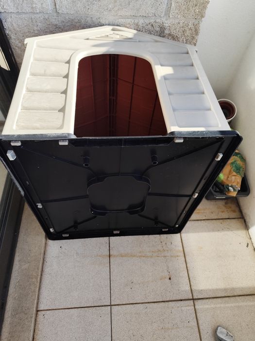 Casa de  gatos e cachorros – USADA, EM BOM ESTADO